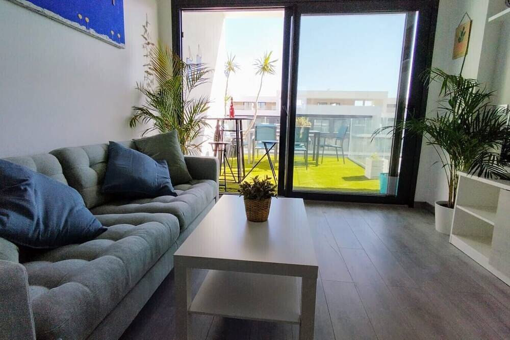 Appartamento intero, Attico di lusso a Zahara con piscina condivisa, Wi-Fi e aria condizionata in Playa Zahara de los Atunes, Barbate