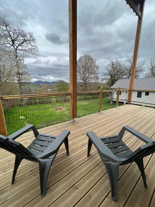 Tiny House L’œil des Dômes in Bromont-Lamothe, Parc naturel régional des Volcans d'Auvergne