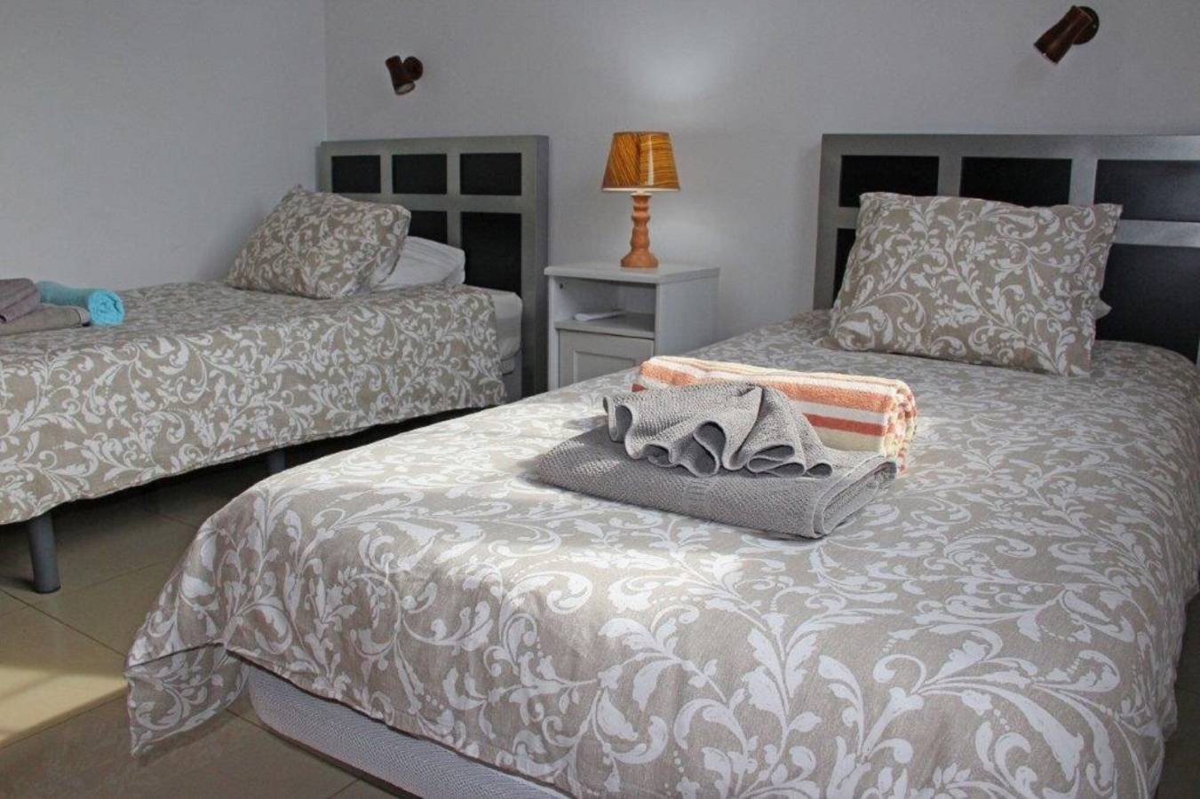 Vacation Home "Villa Mariesa" with Private Pool & Wi-Fi in Playa Blanca, Yaiza