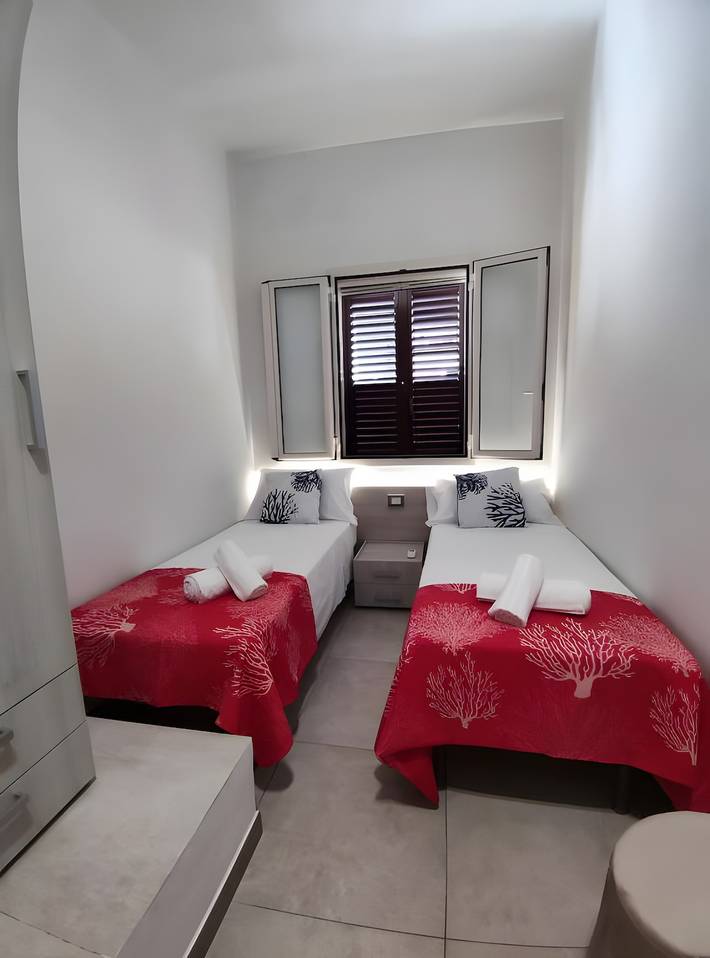 Appartement entier, Chambre double avec lits jumeaux et salle de bain privée in Marzamemi, Pachino
