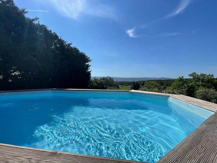 Location de vacances pour 3 personnes, avec jardin ainsi que piscine et vue à Puyloubier - 4