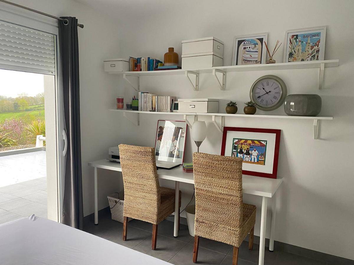 Three-Bedroom House in Hasparren, Région de Bayonne