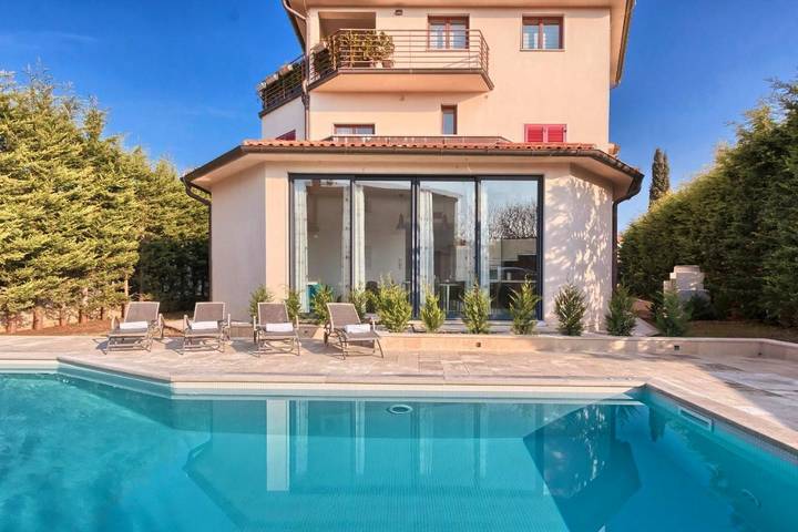 Ferienwohnung für 4 Personen, mit Ausblick und Pool sowie Garten, mit Haustier - 1