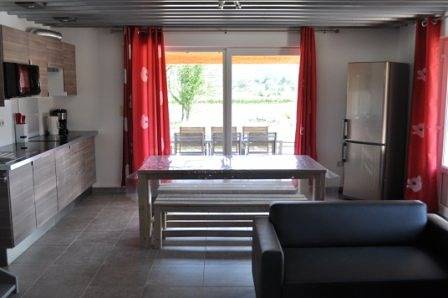 Gîte pour 6 personnes, avec terrasse ainsi que jardin et piscine à Vallon-Pont-d'Arc - 2