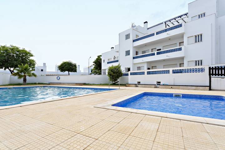 Apartamento para 4 personas, con Balcón además de Terraza y Piscina para niños en Santa Luzia (Tavira)