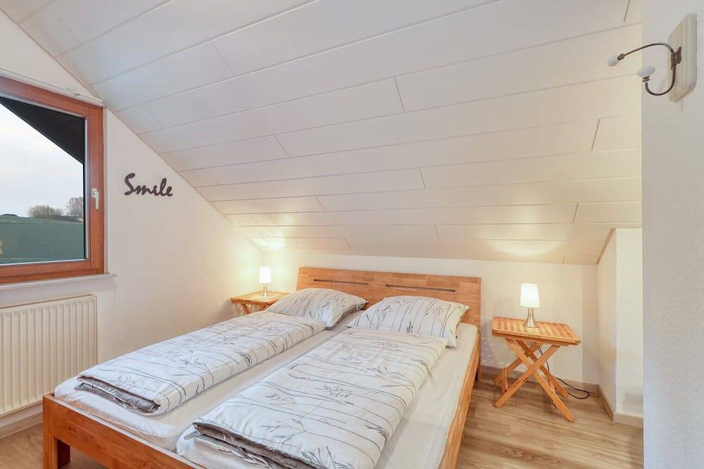 Ferienhaus bei Zoe (eigene Sauna, Wlan, See, Wald, Wellness) in Kirchheim, Knüllgebirge