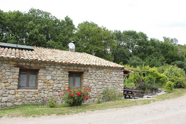 Gîte für 10 Personen, mit Terrasse und Garten sowie Ausblick in Alpes-de-Haute-Provence - 2