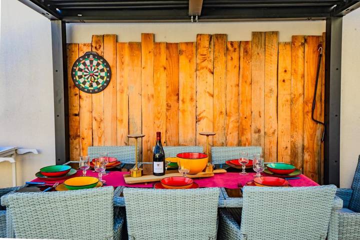 Location de vacances pour 8 personnes, avec vue ainsi que piscine et jardin à Saint-Nazaire (Pyrénées-Orientales) - 4