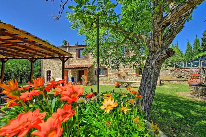 Villa pour 9 personnes, avec piscine, animaux acceptés à Arezzo