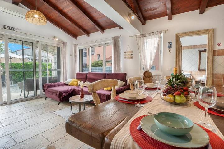 Villa pour 6 personnes, avec jardin ainsi que vue et piscine à Biograd na Moru - 3