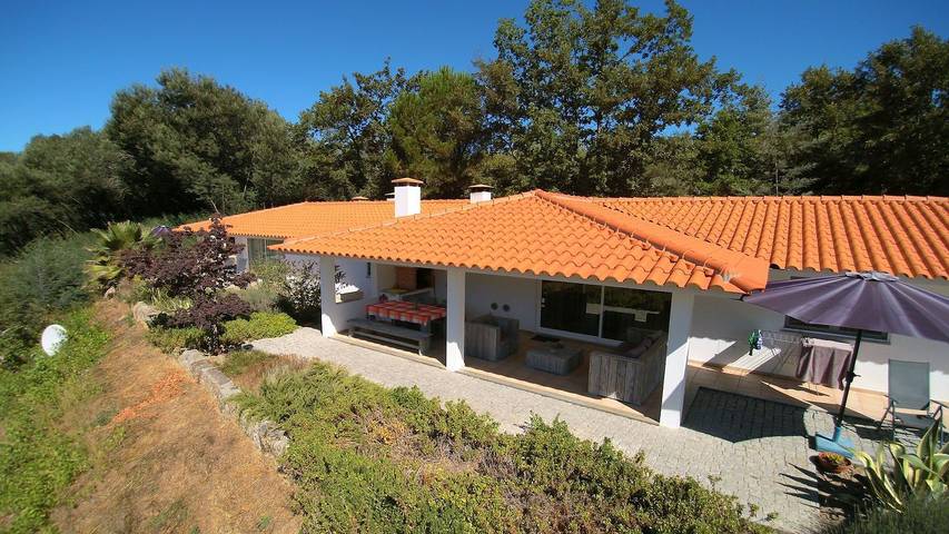 Apartamento para 5 personas, con piscina y jardín en Serra da Estrela