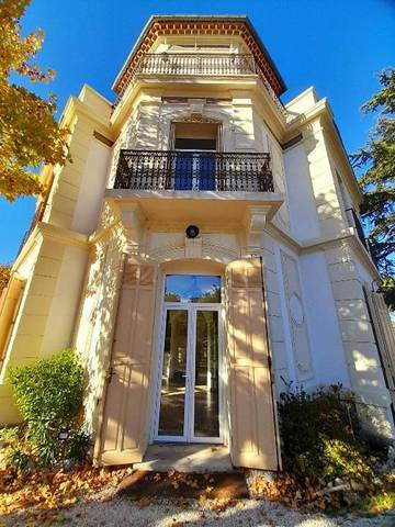 Cottage pour 2 personnes, avec jardin ainsi que piscine et vue à Pierrefeu-du-Var
