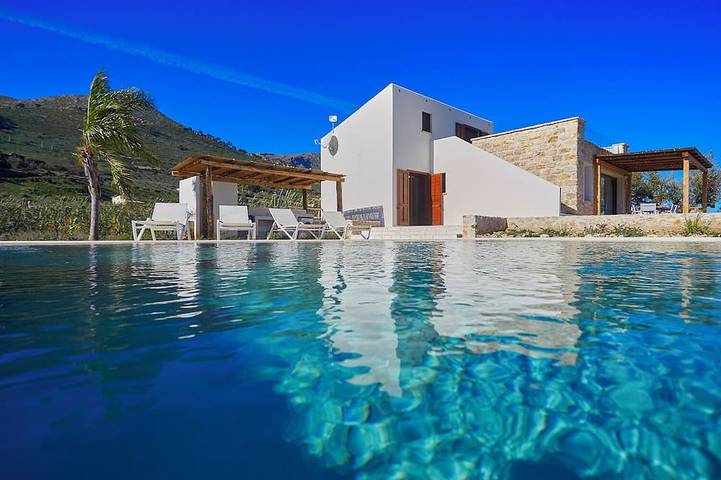Villa pour 7 personnes, avec jacuzzi ainsi que jardin et sauna - 1