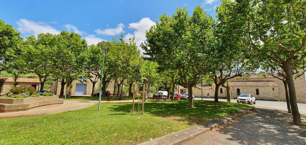 Location de vacances pour 5 personnes, avec vue et terrasse à Félines-Minervois - 2