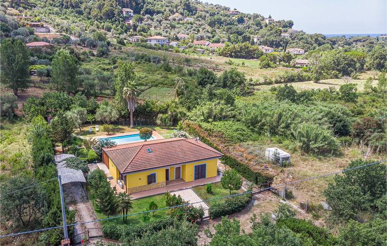 Casa vacanza per 7 persone a Ogliastro Marina