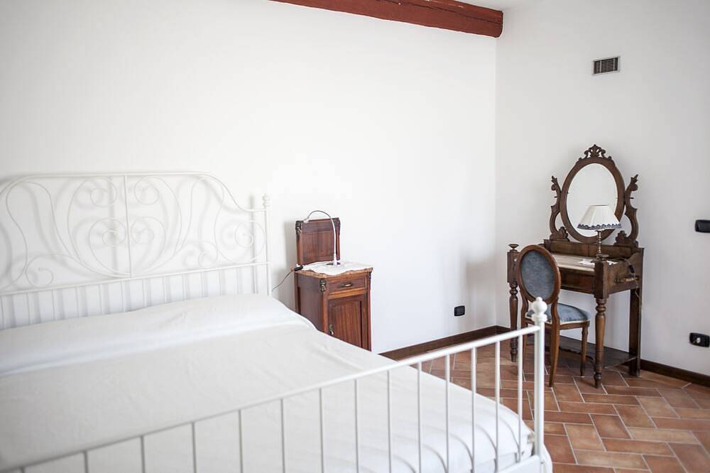 Ganze Wohnung, Renaissance-Boutique-Haus in Ronciglione, Viterbo Provinz