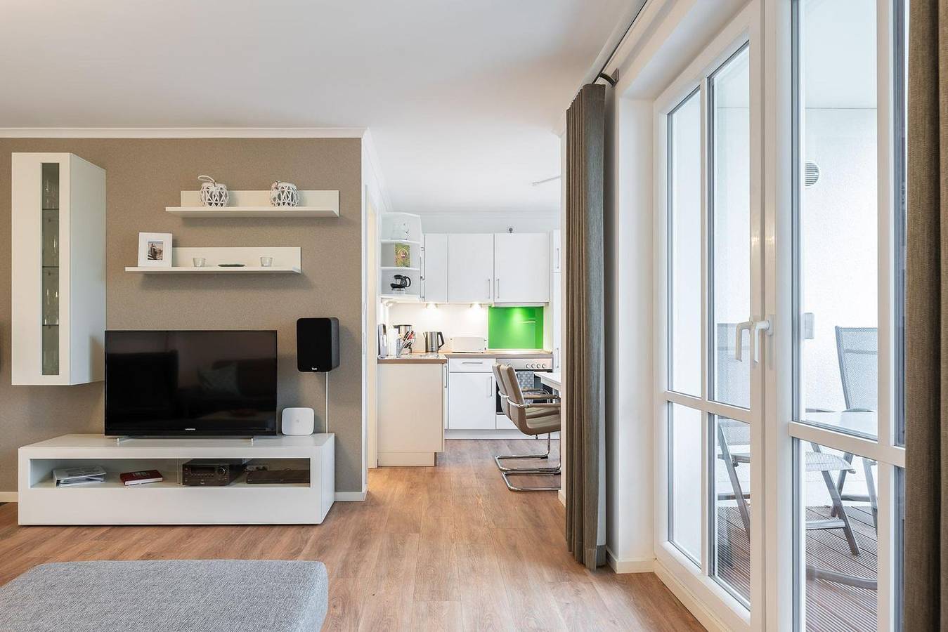 Apartamento entero, Spacious 2-room holiday apartment with balcony and garden view in Nienhagen in Nienhagen, Rostock y sus alrededores