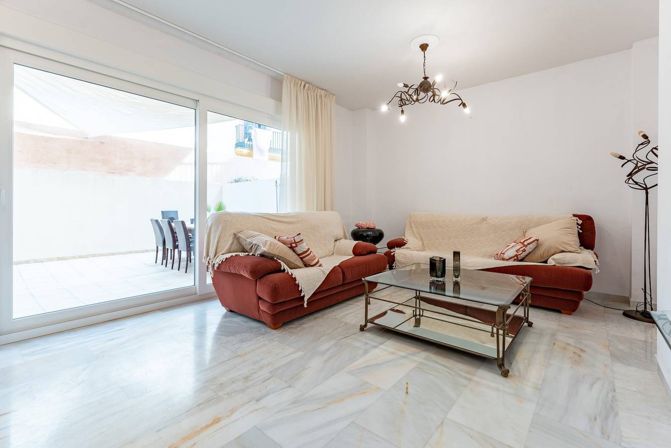 Ganze Wohnung, Apartment 'Ramon Y Cajal' mit Gemeinschaftspool, Wlan und Klimaanlage in Fuengirola Zentrum, Fuengirola