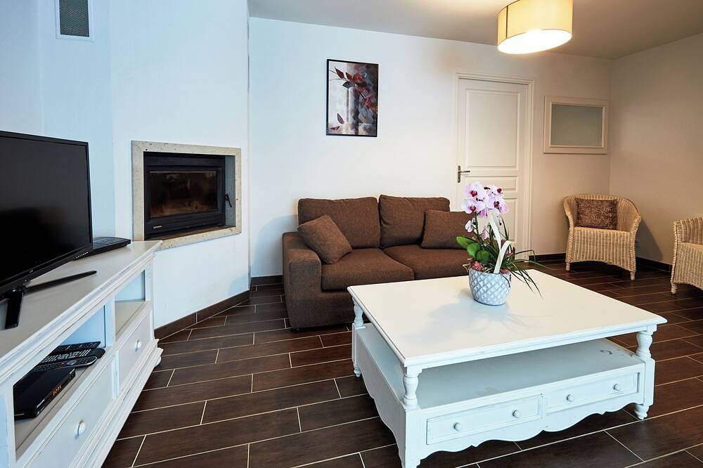 Appartement entier, Joli F3: terrasse, jardin et parking, à 800m. du cimetière américain et plage. in Colleville-sur-Mer, Région de Bayeux