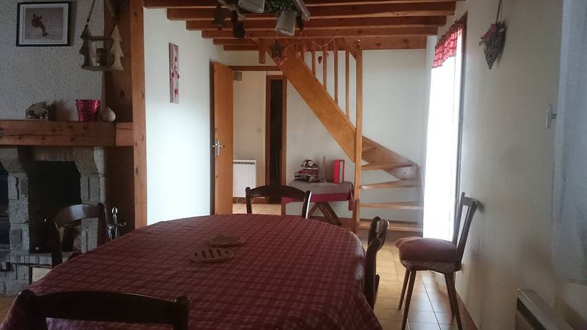Location de vacances pour 8 personnes, avec terrasse ainsi que jardin et vue sur le lac dans les Pyrénées-Orientales - 3