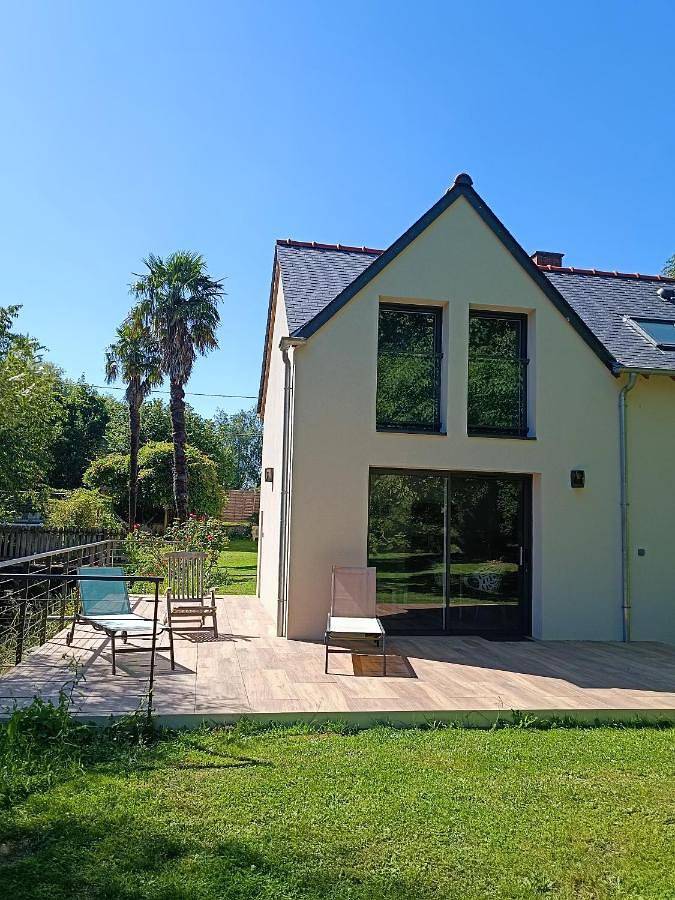 Location de vacances pour 6 personnes, avec Balcon et Terrasse ainsi que Jardin et Vue à Amanlis