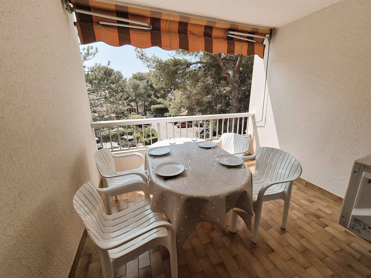 Studio entier, Joli studio à 350 m de la plage de Saint Asile, tout à pied,climatisation. in Saint-Mandrier-sur-Mer, Côte méditerranéenne (France)