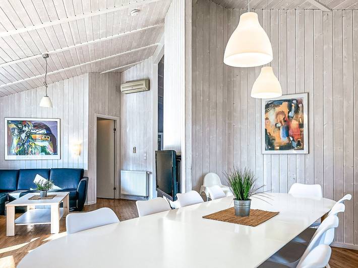 Ferienhaus mit Meerblick für 10 Personen, mit Pool und Sauna sowie Garten und Whirlpool in der Lübeck - 2