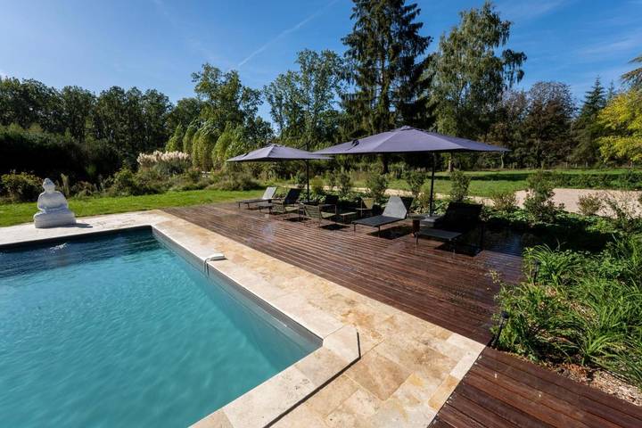 Location de vacances pour 16 personnes, avec vue ainsi que jardin et piscine à Pruniers-en-Sologne - 2