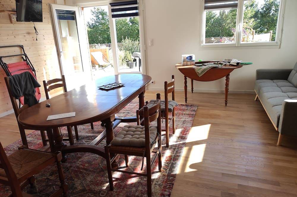 Wooden villa in residence near salt marshes and sea in La Turballe, Côte d'Amour