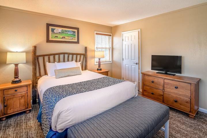 Holiday Inn Club Vacations Oak n’ Spruce Resort in Lee, Berkshire County