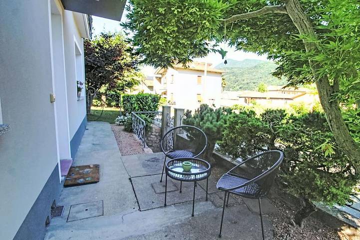 Ferienhaus für 4 Personen, mit Garten in Porto Ceresio