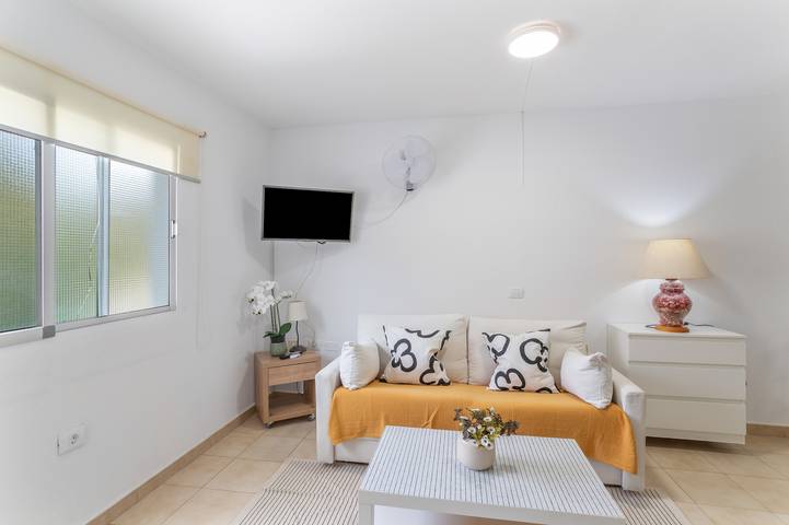 Estudio entero, Estudio de vacaciones 'Danoe 4' con vistas a la montaña y Wi-Fi in Mogán, Gran Canaria Sur