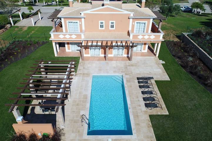 Ferienhaus für 8 Personen, mit Pool und Garten - 1