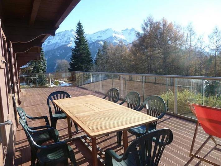 Gîte pour 9 personnes, avec Balcon et Jacuzzi ainsi que Terrasse et Jardin à Bex
