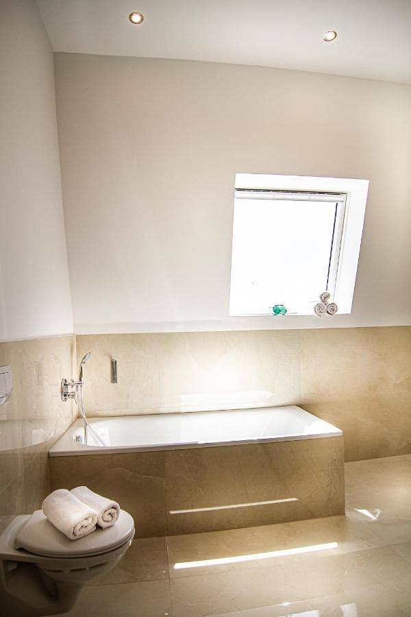 Ganze Wohnung, Studio Apartment in Düsseldorf-Stadtmitte, Düsseldorf