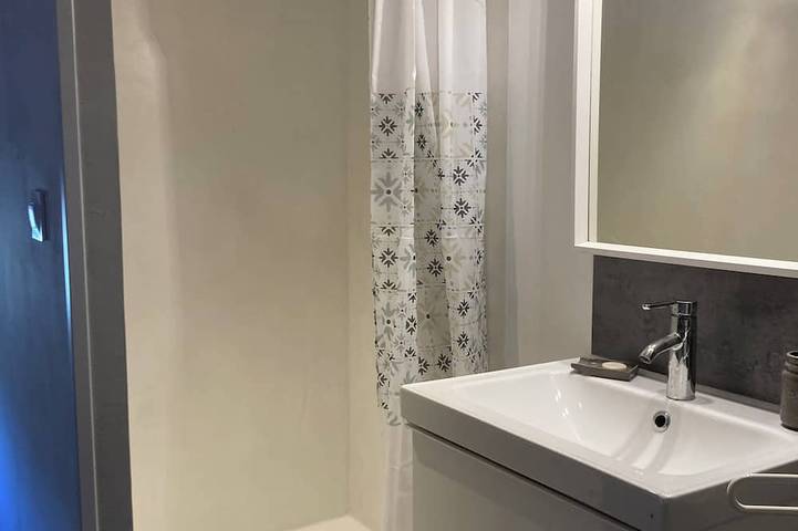 Location de vacances pour 2 personnes, avec terrasse et piscine à Lablachère - 4