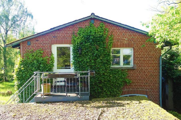 Ferienwohnung für 3 Personen, mit Sauna und Balkon sowie Garten