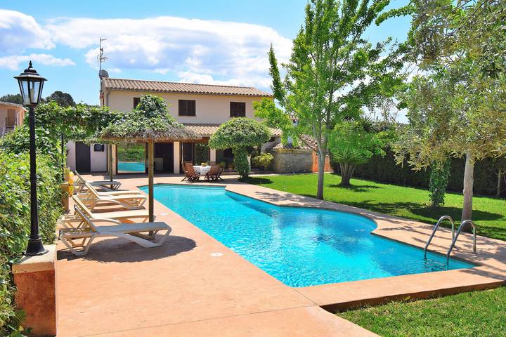 Finca für 6 Personen, mit Balkon und Terrasse sowie Garten in Ariany