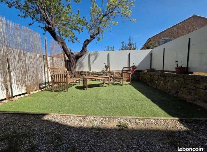 Location de vacances pour 3 personnes, avec terrasse à Quarante