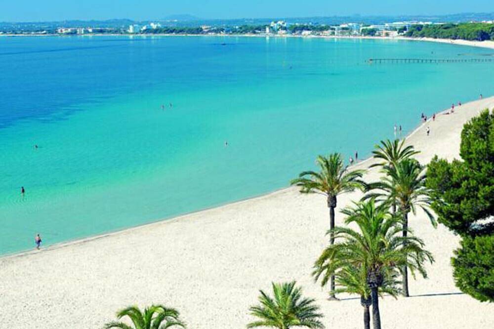 Entire apartment, Modern Apartment Front Vacational Complex Bellevue in Alcúdia, North Majorca
