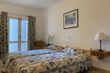 Villa for 6 People in Luz, Faro District, Photo 1