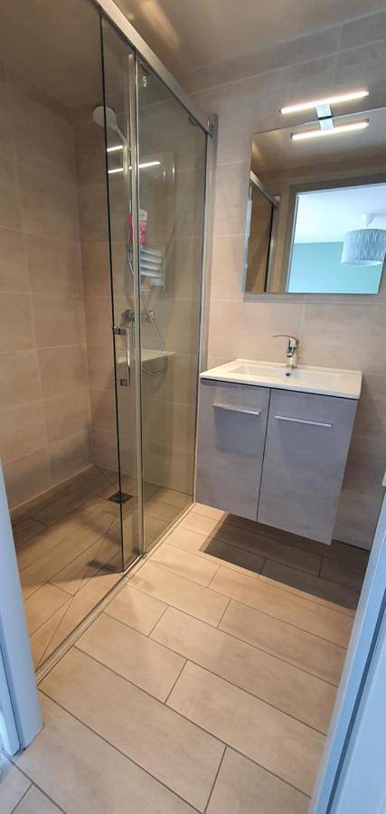 Appartement entier, One-Bedroom Apartment in Bons-en-Chablais, Région de Thonon-les-Bains