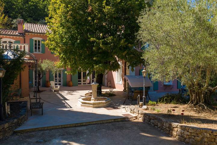 Location de vacances pour 11 personnes, avec jardin et terrasse à Draguignan - 2