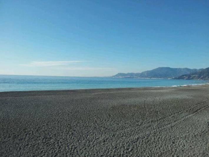 Gîte pour 4 personnes, avec jardin et terrasse à Vallecrosia - 3