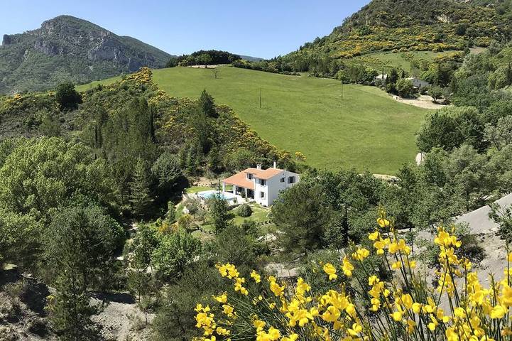 Gîte pour 6 personnes, avec jardin à Saint-Ferréol-Trente-Pas