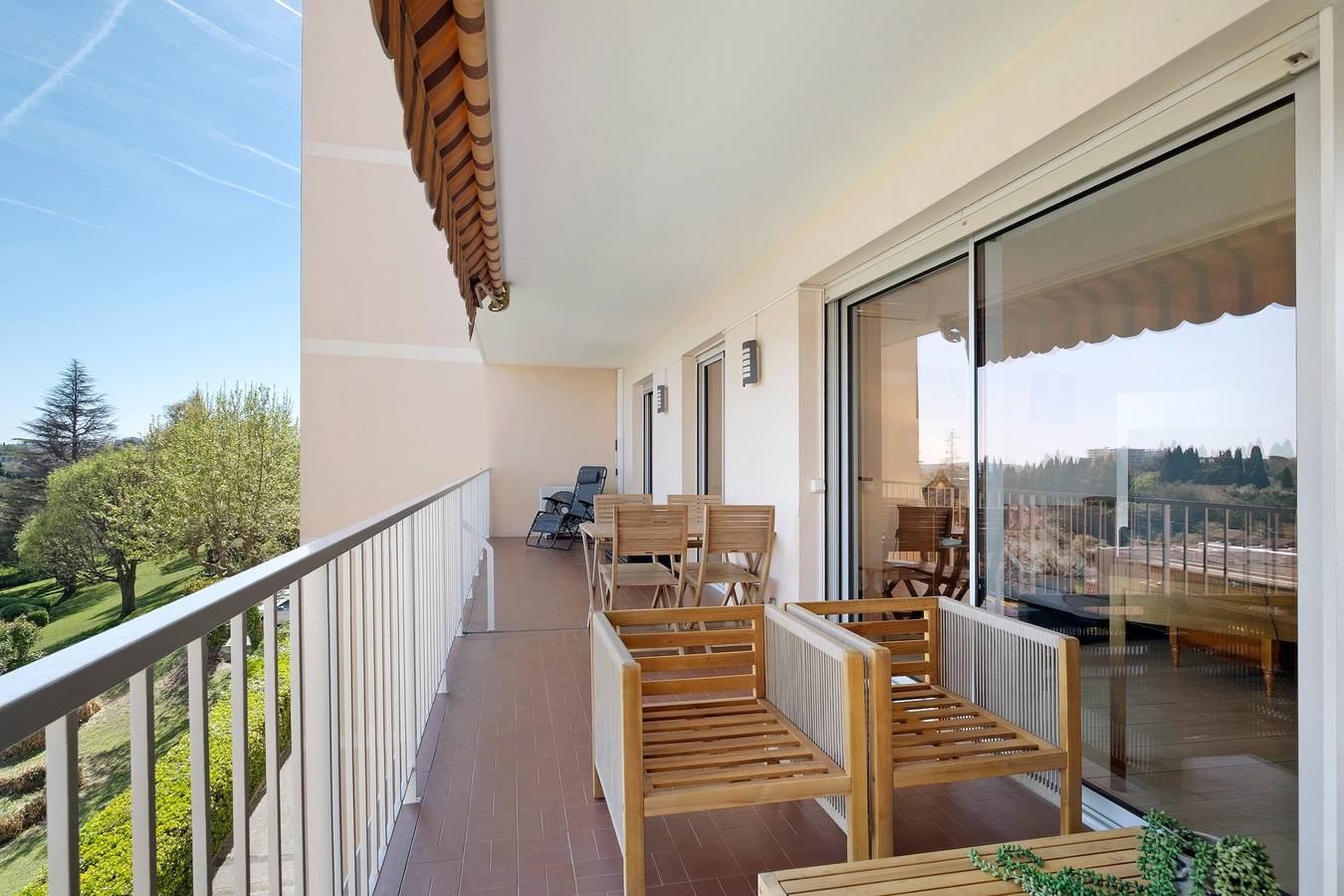 Appartement entier, Hauteur d'Antibes 3 pièces vue mer et montagne in Antibes, Côte méditerranéenne (France)