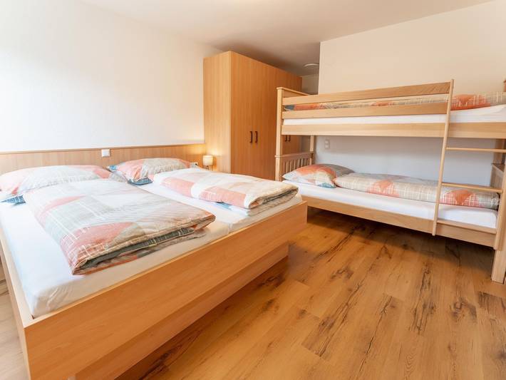 Ferienwohnung für 4 Personen, mit Balkon, kinderfreundlich in Raggal