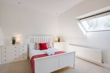 Chalet for 12 People in Hordle, New Forest National Park, Photo 1