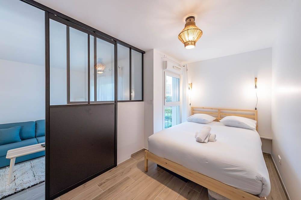 Apartamento entero, Plaza Pragues 02-Apartamento-Apartamento-Baño privado con ducha in Montévrain, Sena y Marne