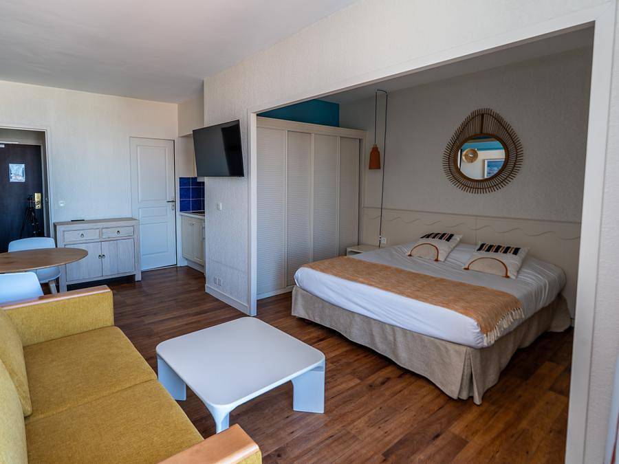 Hôtel & Résidence Le Grand Large - Studio 2 persons - Studio 2 people in Biarritz, Bayonne region